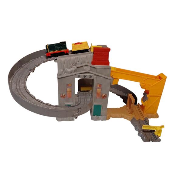 Thomas & Friends Twist & Tumble Cargo Drop Train Play Set - Picture 1 of 10